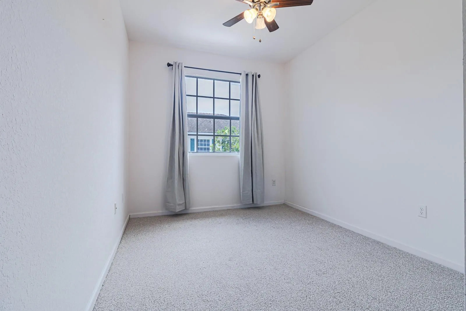 713 SW 2 Terr