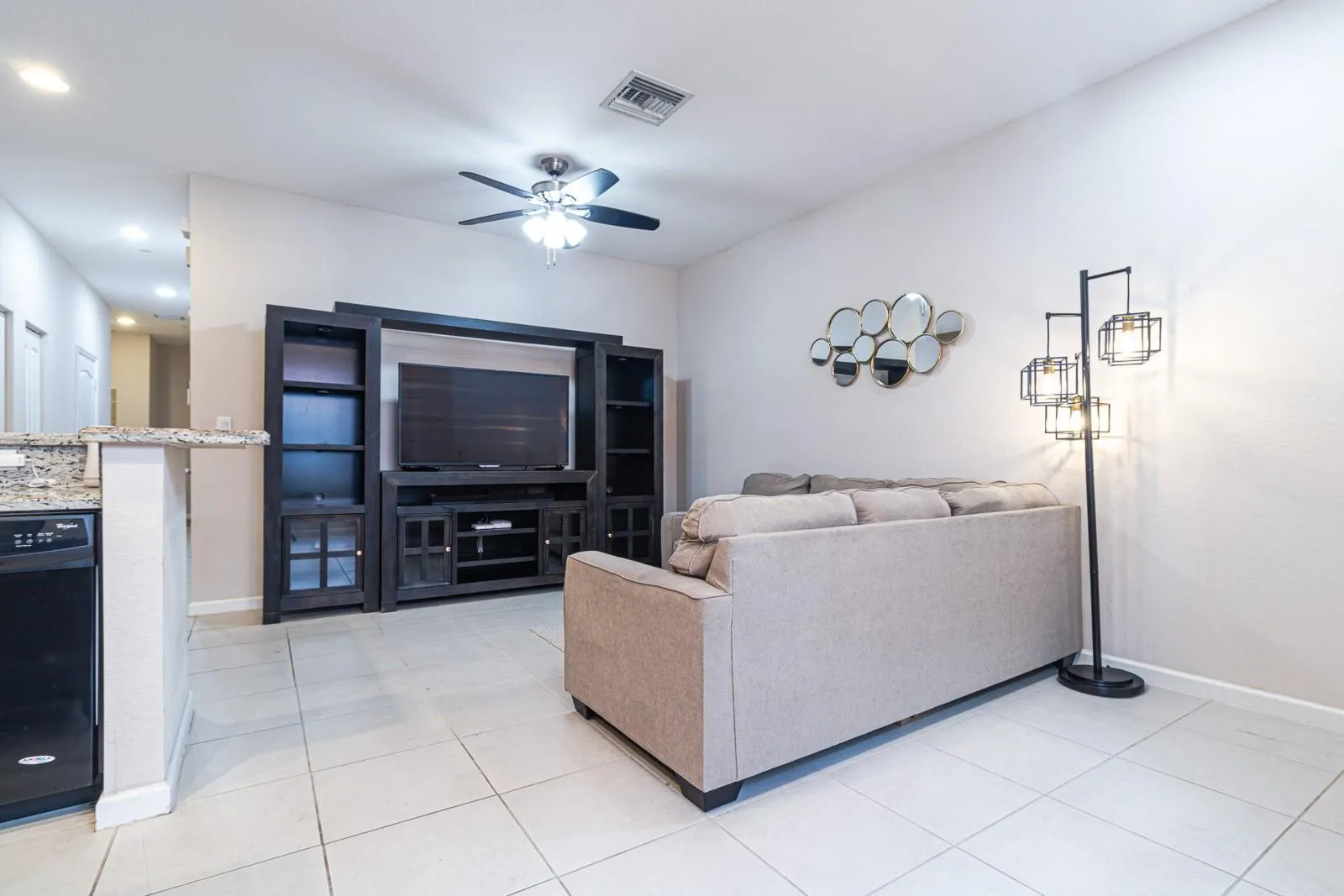 713 SW 2 Terr