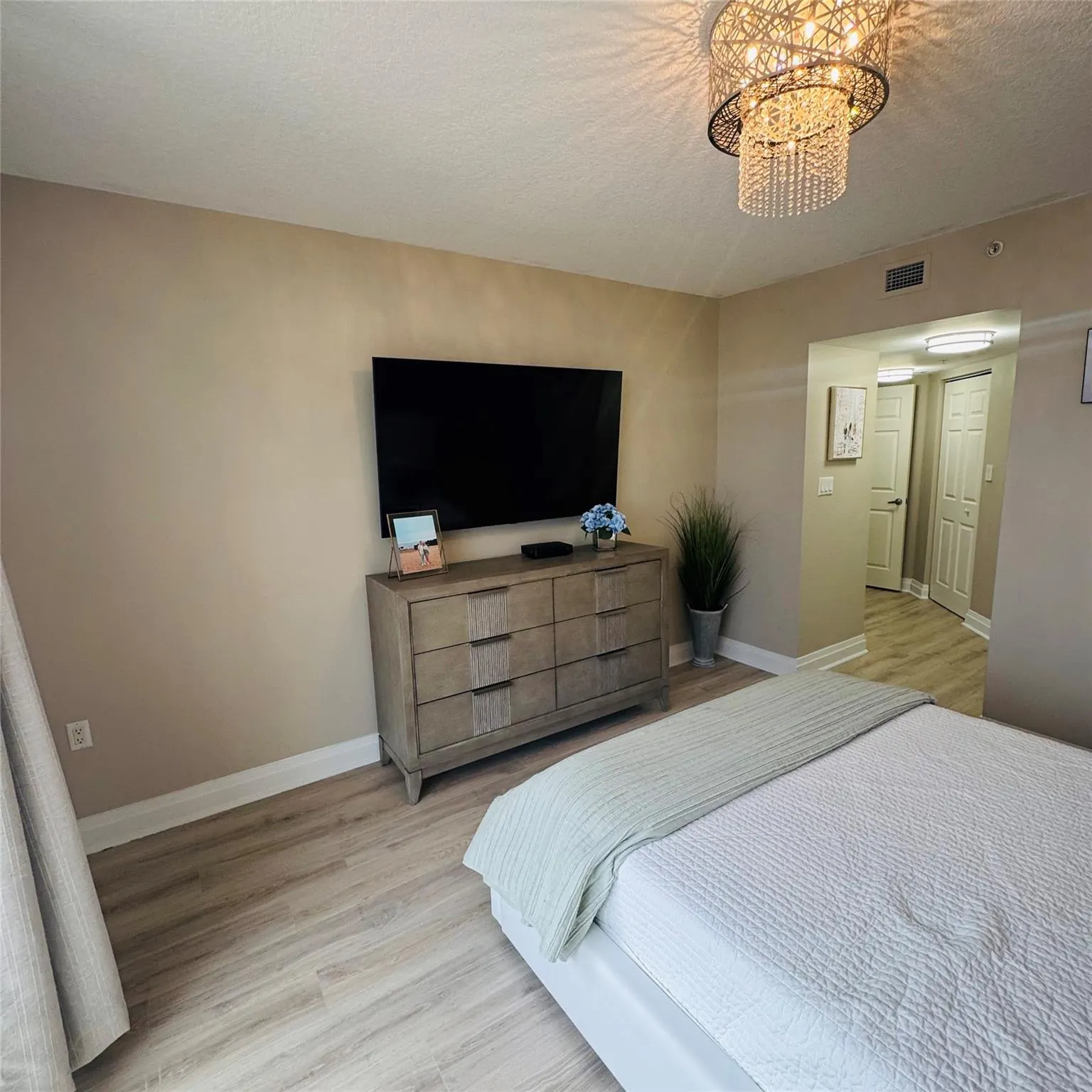 2011 N Ocean Blvd, #1605