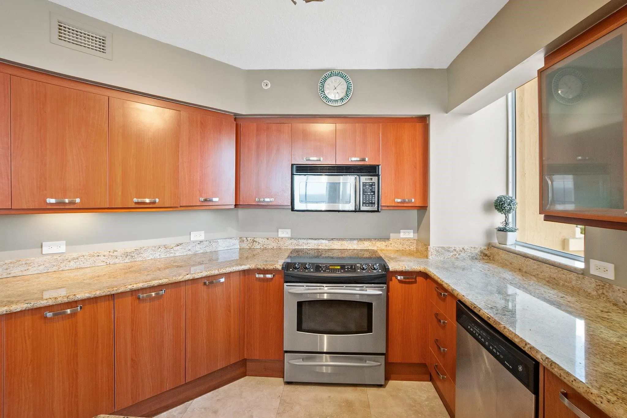 2011 N Ocean Blvd, #1605