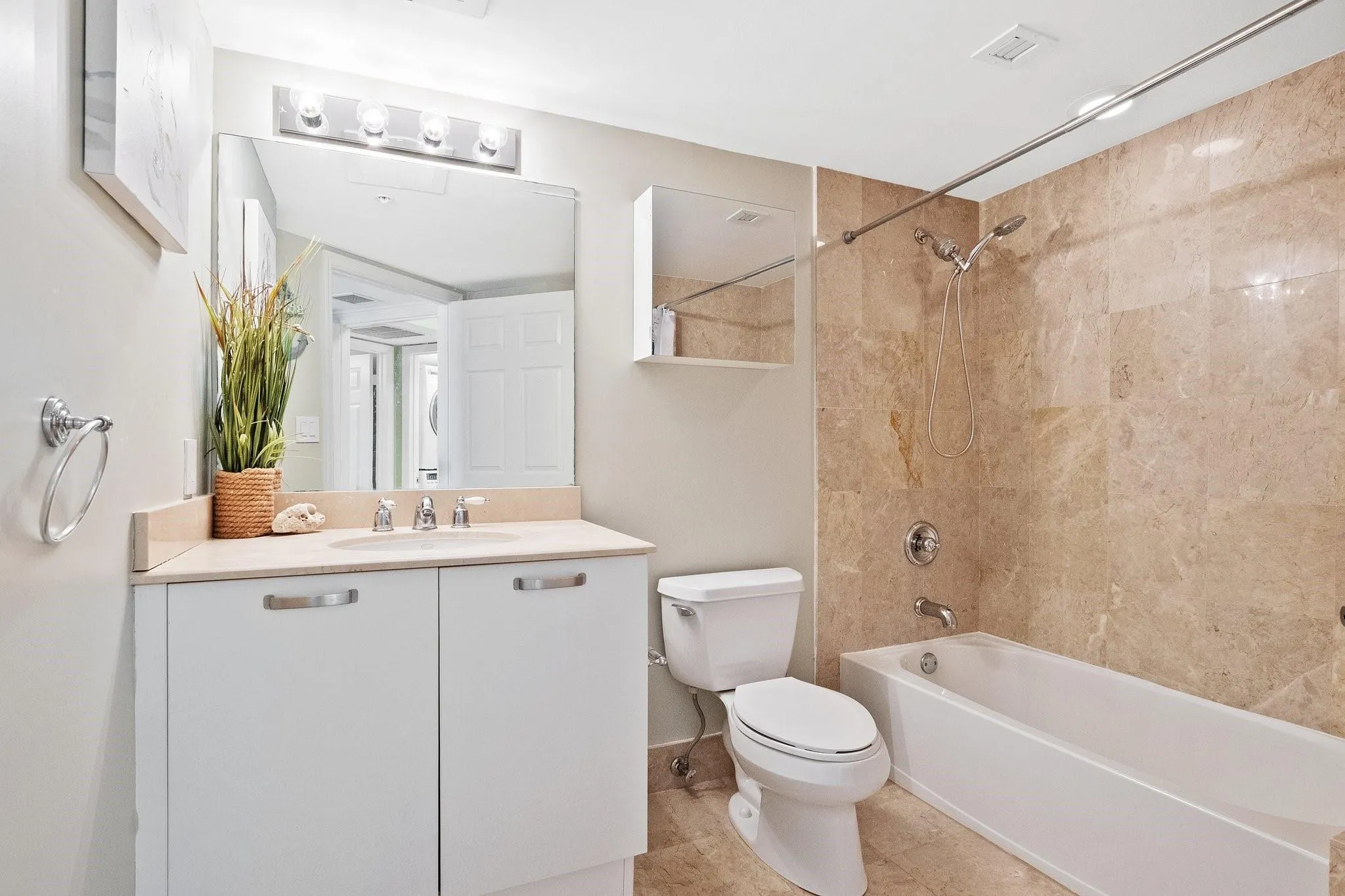 2011 N Ocean Blvd, #1605