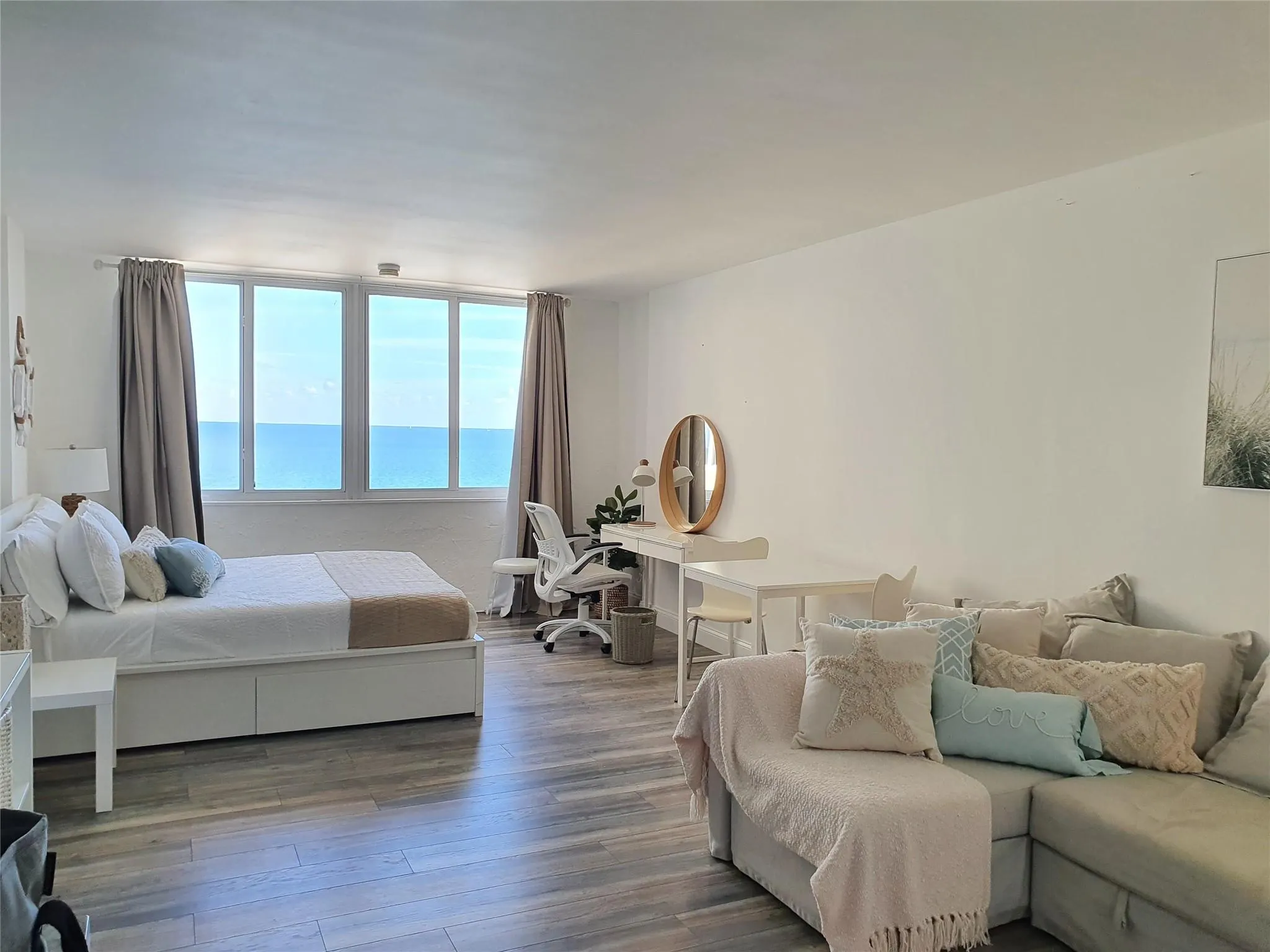 19201 Collins Ave, #848