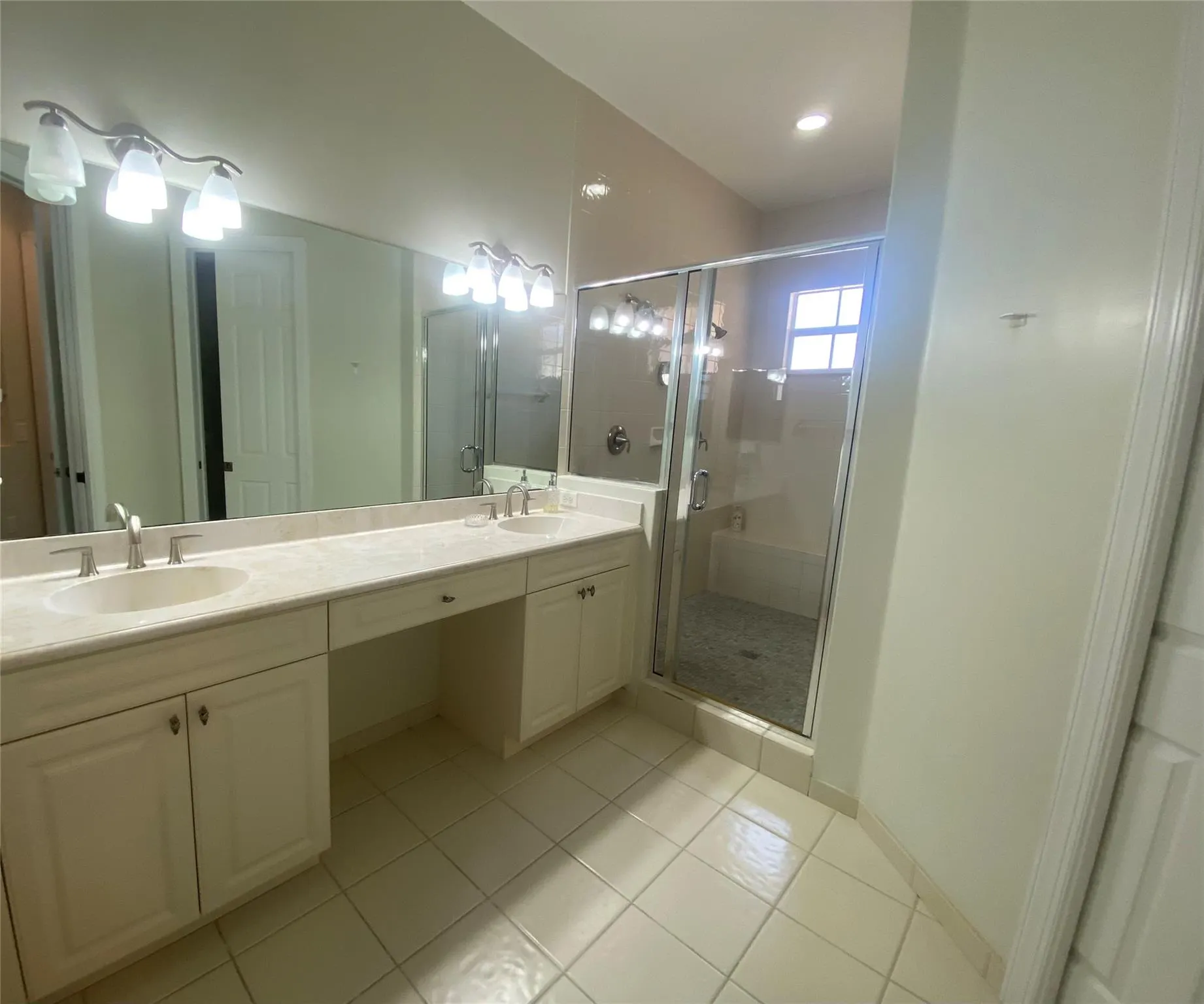 8203 NW 128th Ln, #18-D