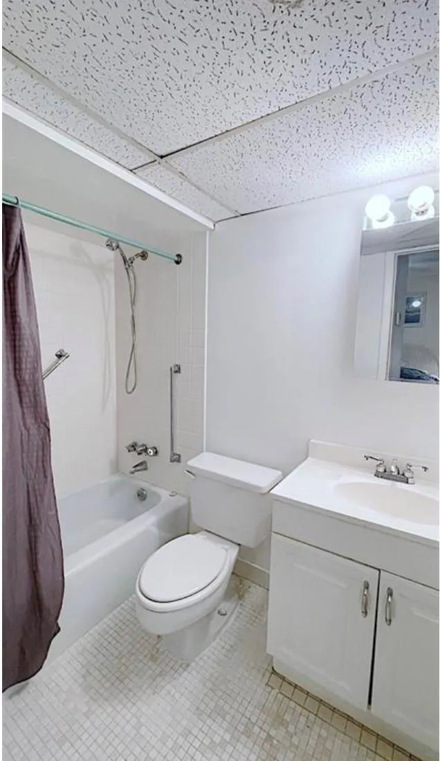 1200 Colonnades Dr, #208
