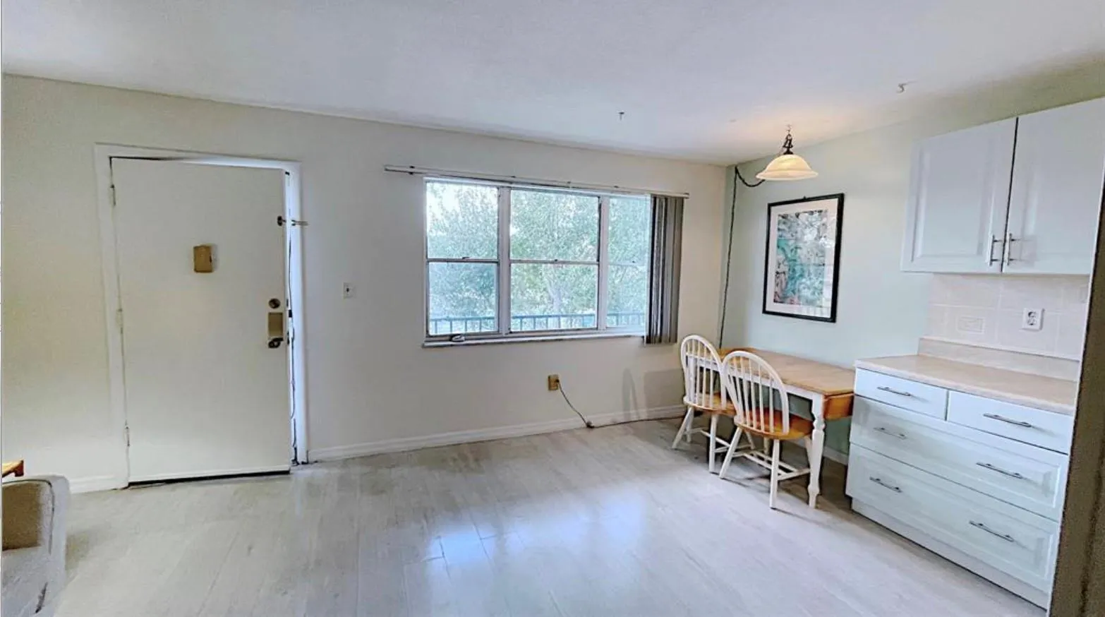1200 Colonnades Dr, #208