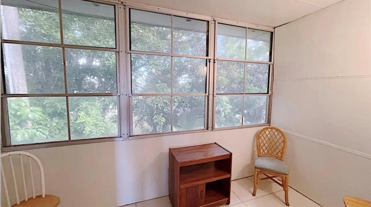 1200 Colonnades Dr, #208