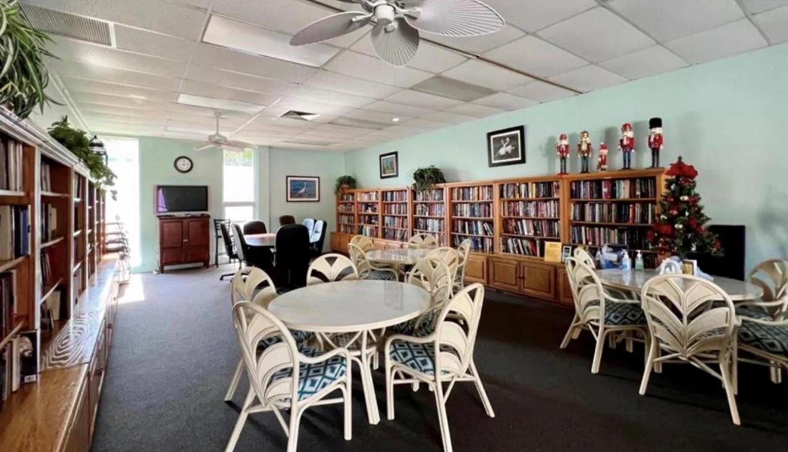 1200 Colonnades Dr, #208