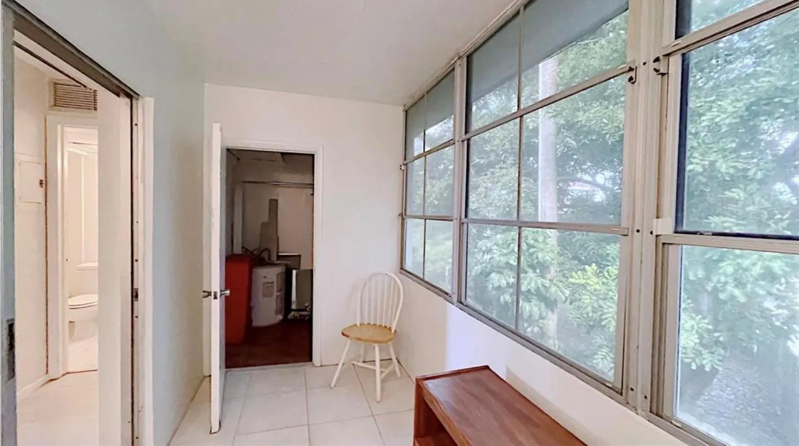 1200 Colonnades Dr, #208