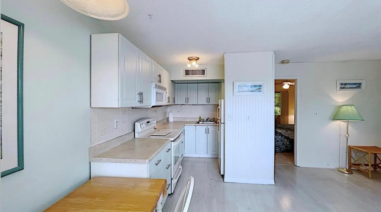 1200 Colonnades Dr, #208
