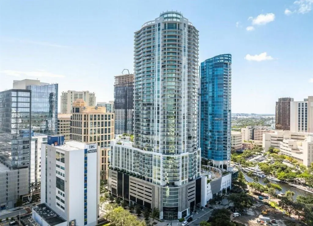 100 E Las Olas Blvd, #100