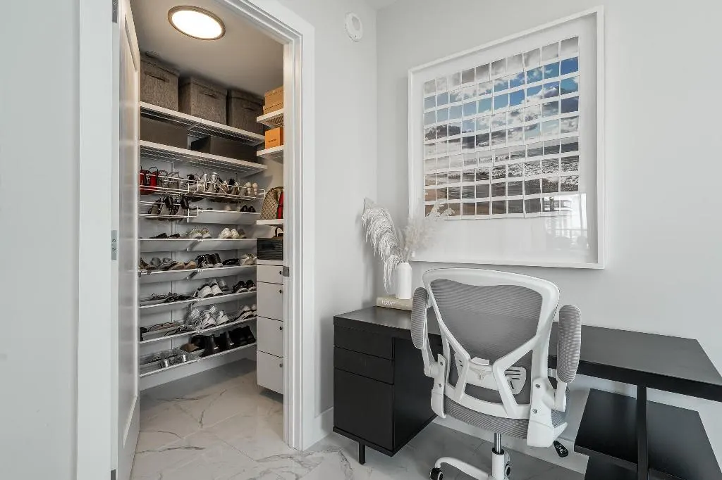100 E Las Olas Blvd, #100
