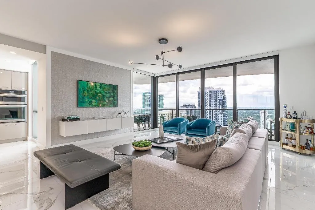 100 E Las Olas Blvd, #100