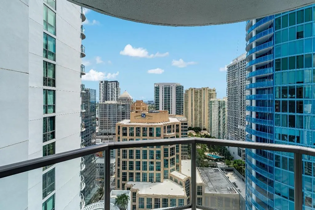 100 E Las Olas Blvd, #100