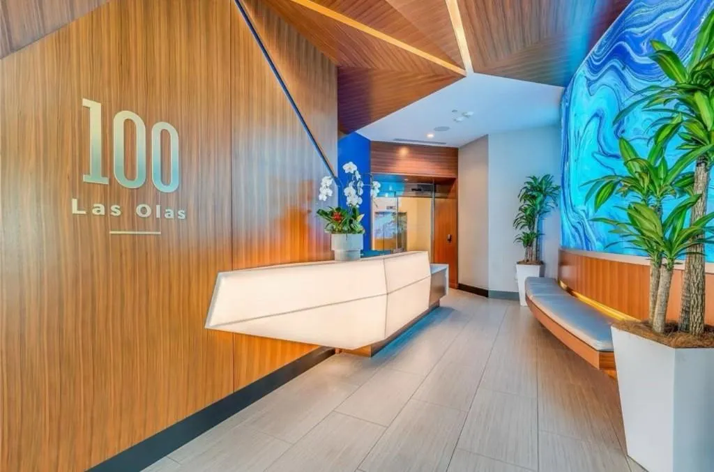 100 E Las Olas Blvd, #100