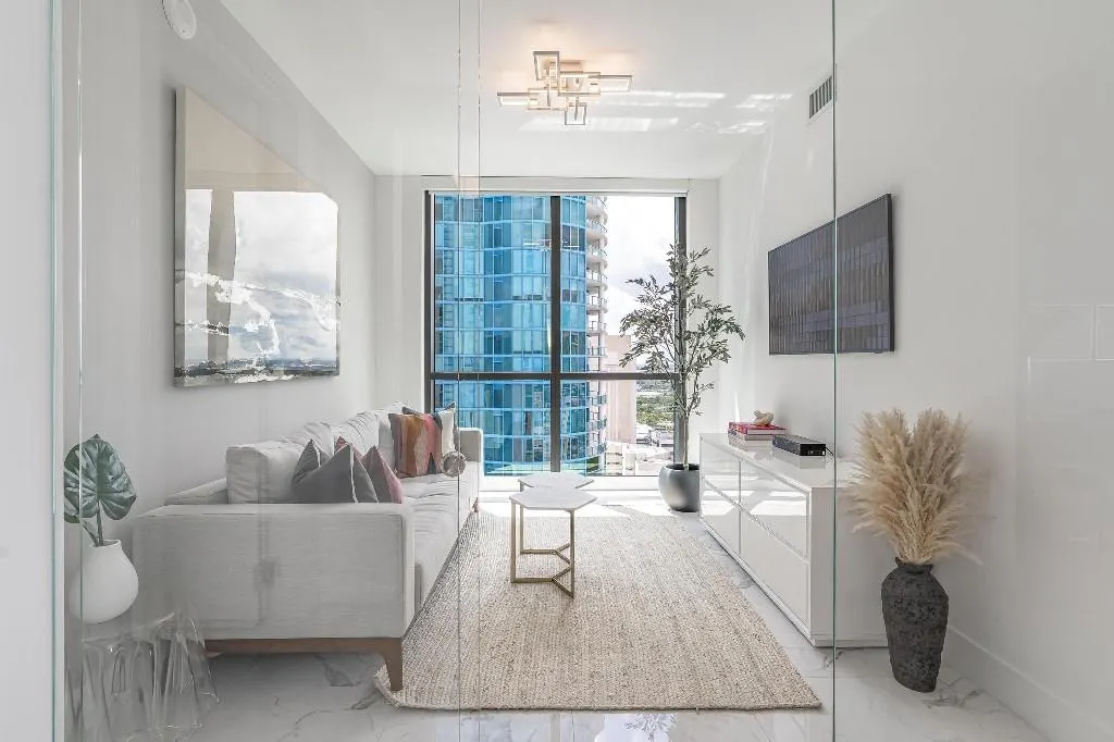 100 E Las Olas Blvd, #100