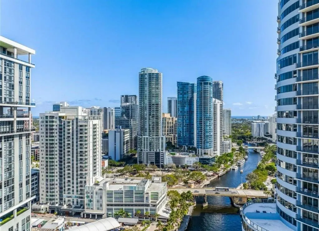 100 E Las Olas Blvd, #100