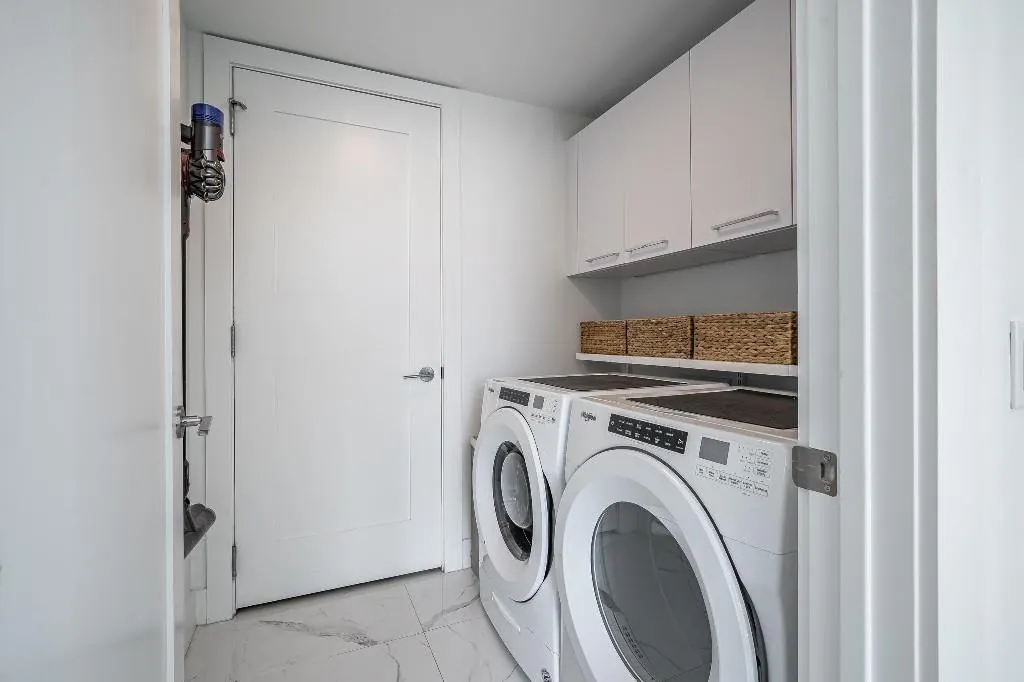 100 E Las Olas Blvd, #100