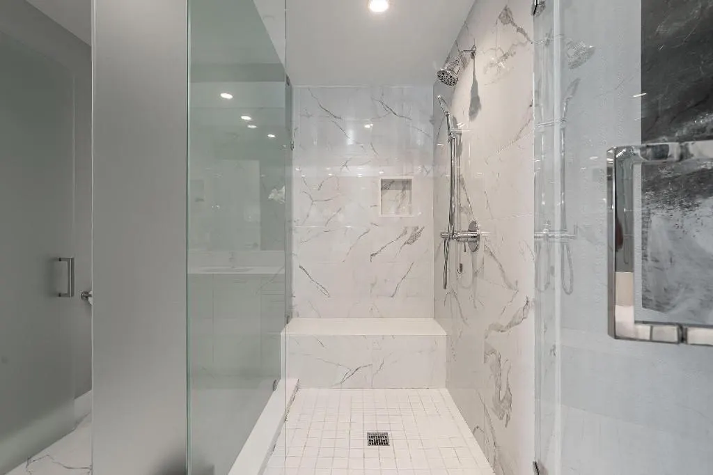 100 E Las Olas Blvd, #100