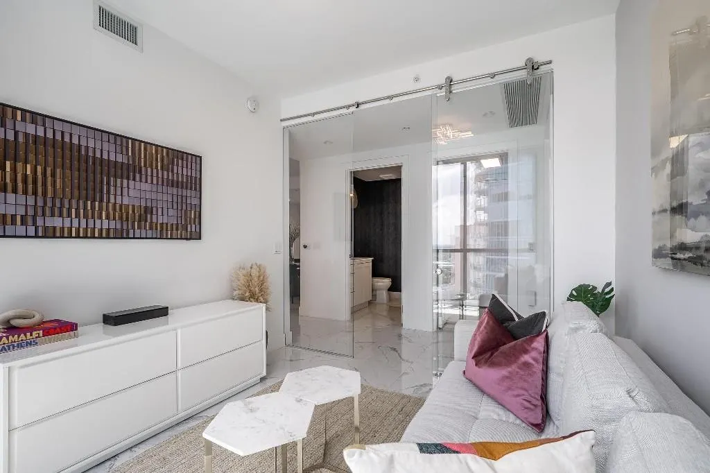 100 E Las Olas Blvd, #100