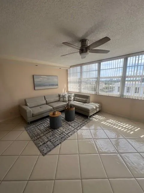 1160 N Federal Hwy, #1118