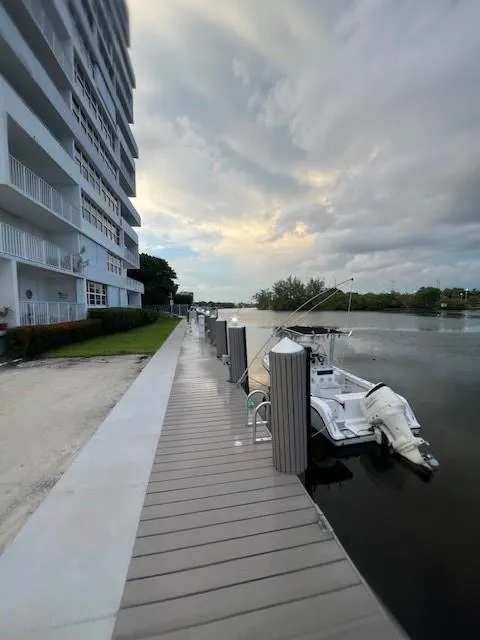 1160 N Federal Hwy, #1118