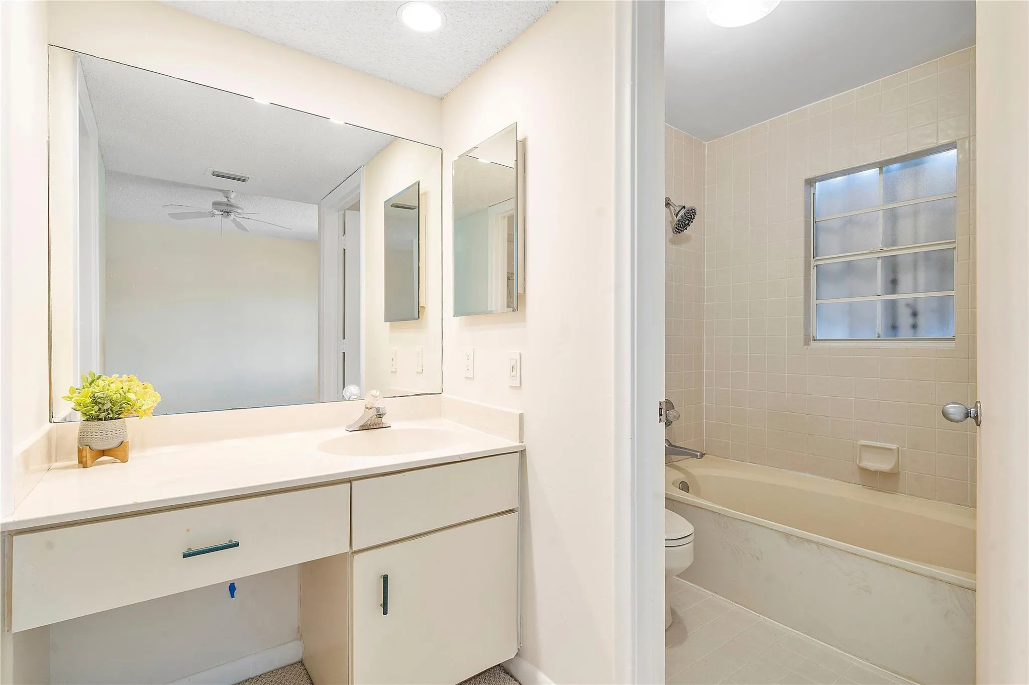3213 NE 16th St, #110