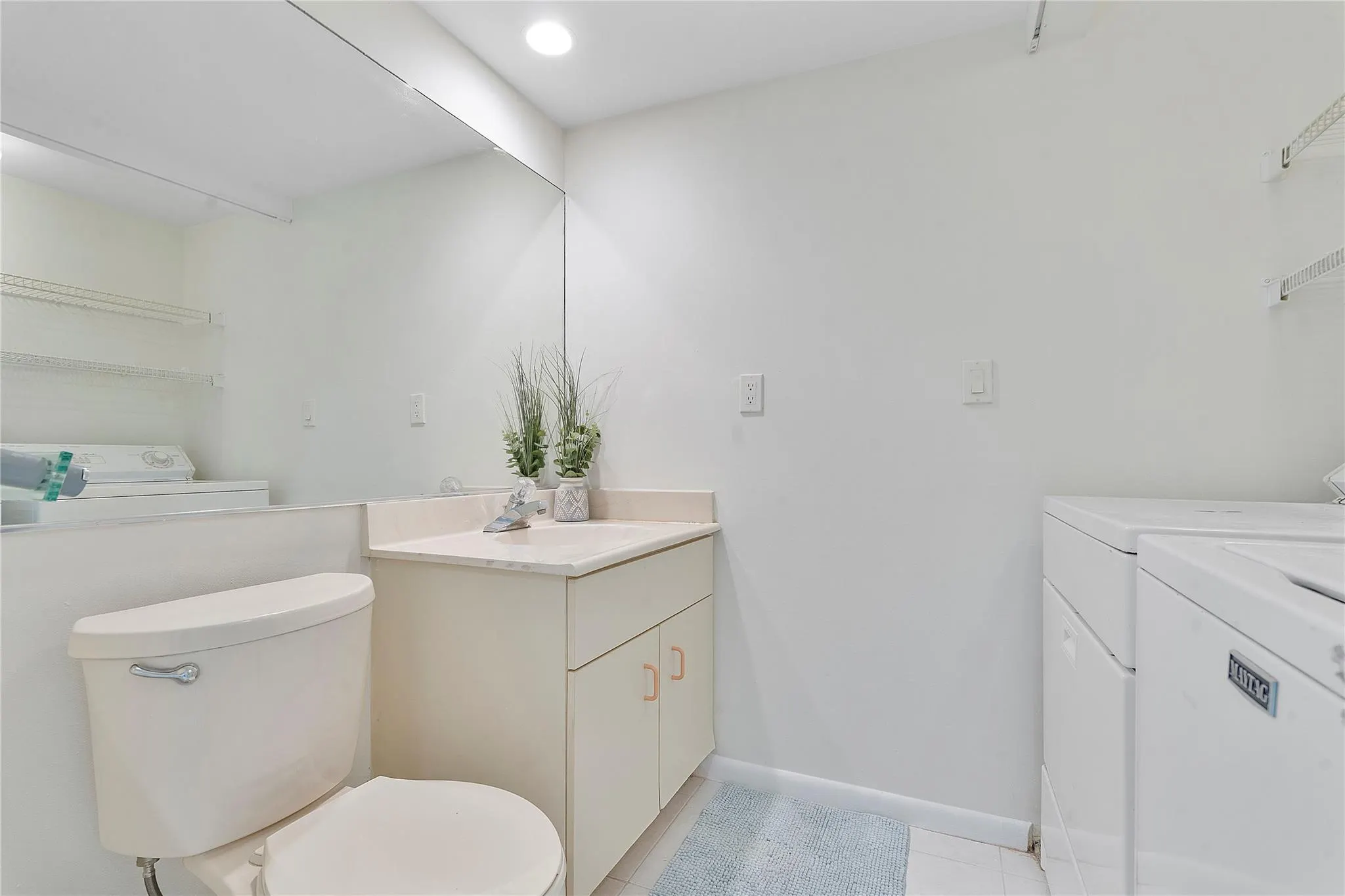 3213 NE 16th St, #110