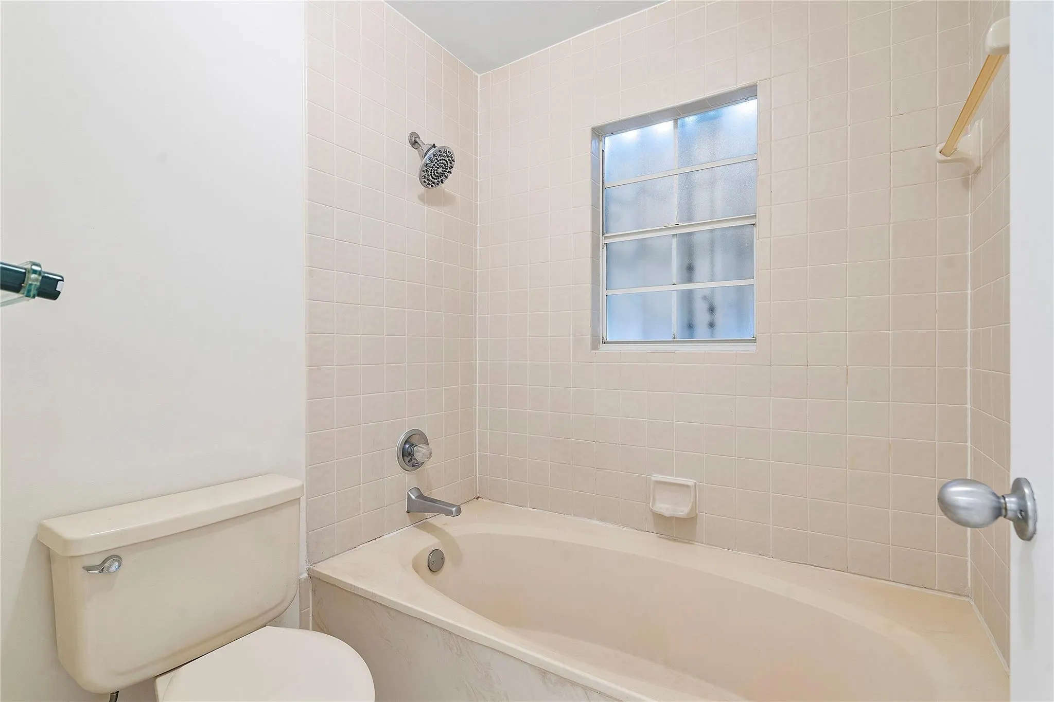3213 NE 16th St, #110