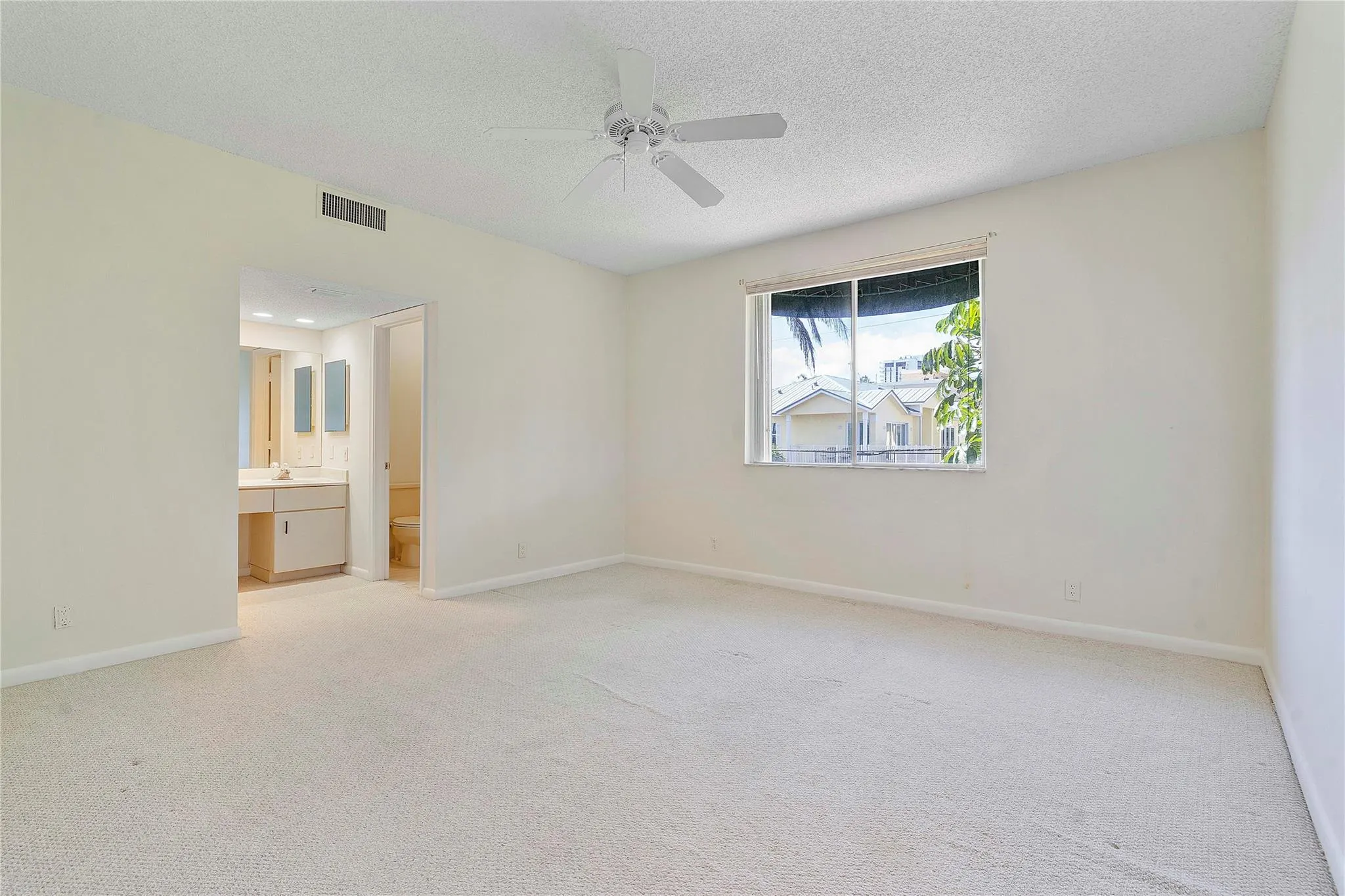 3213 NE 16th St, #110