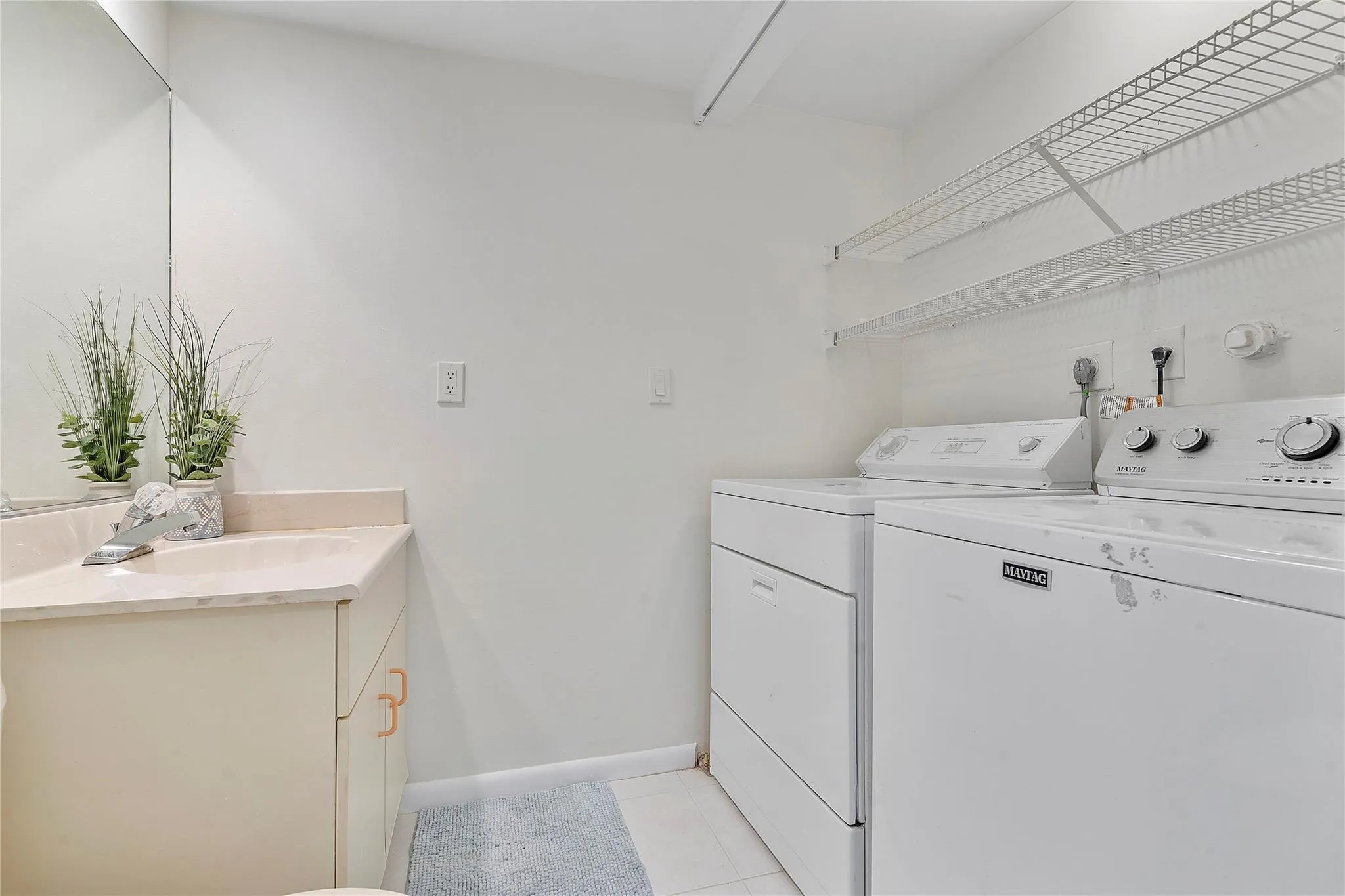 3213 NE 16th St, #110