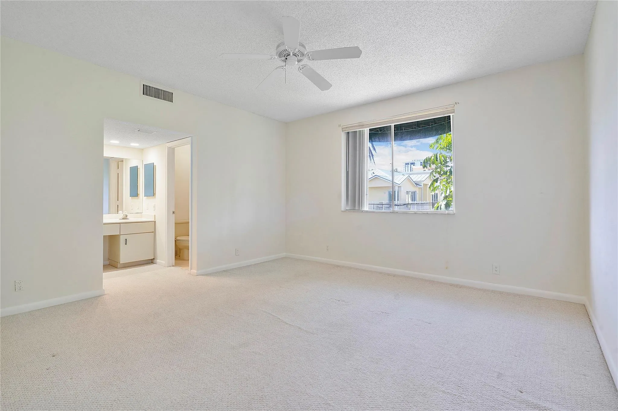 3213 NE 16th St, #110