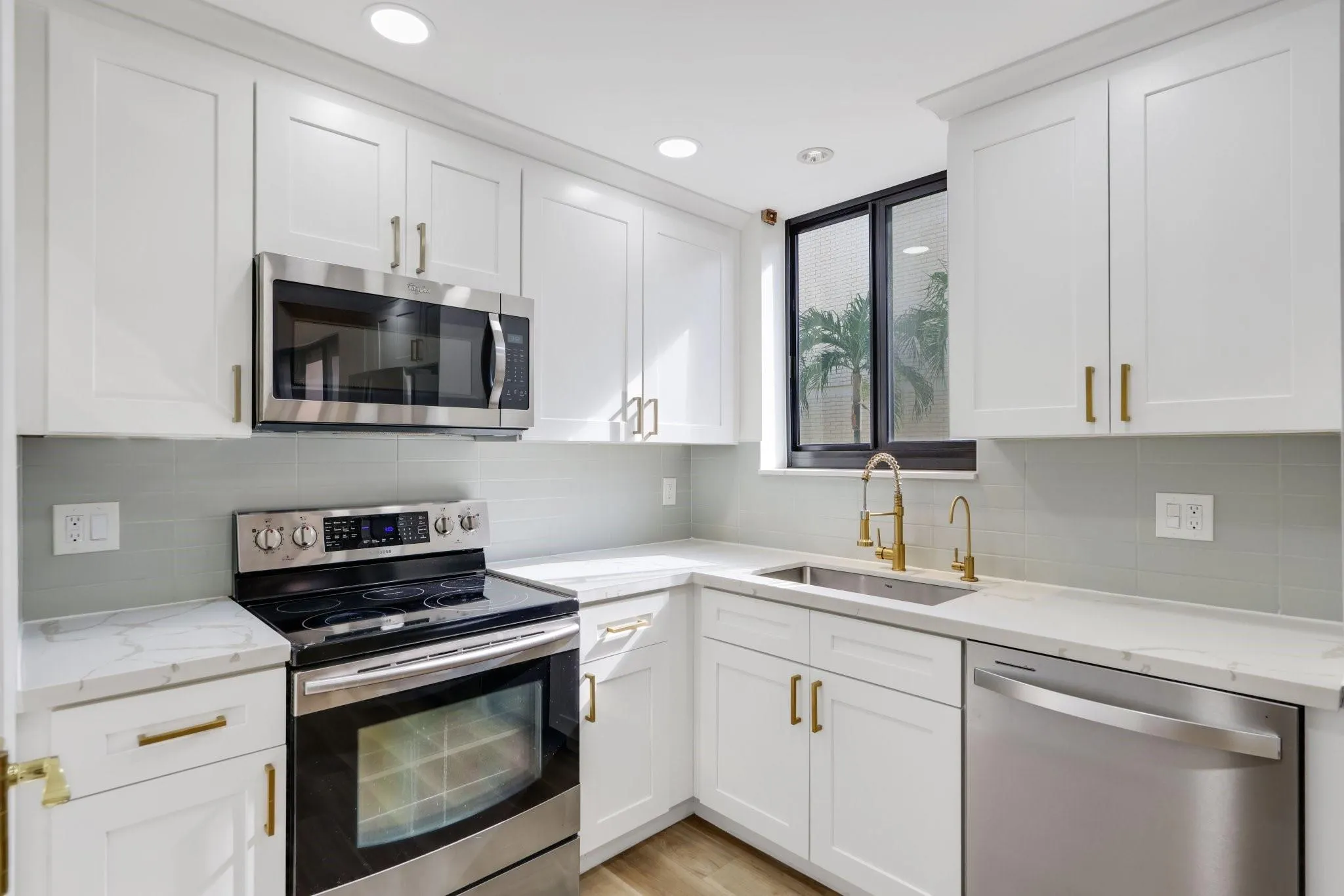 1401 NE 9 ST, #23