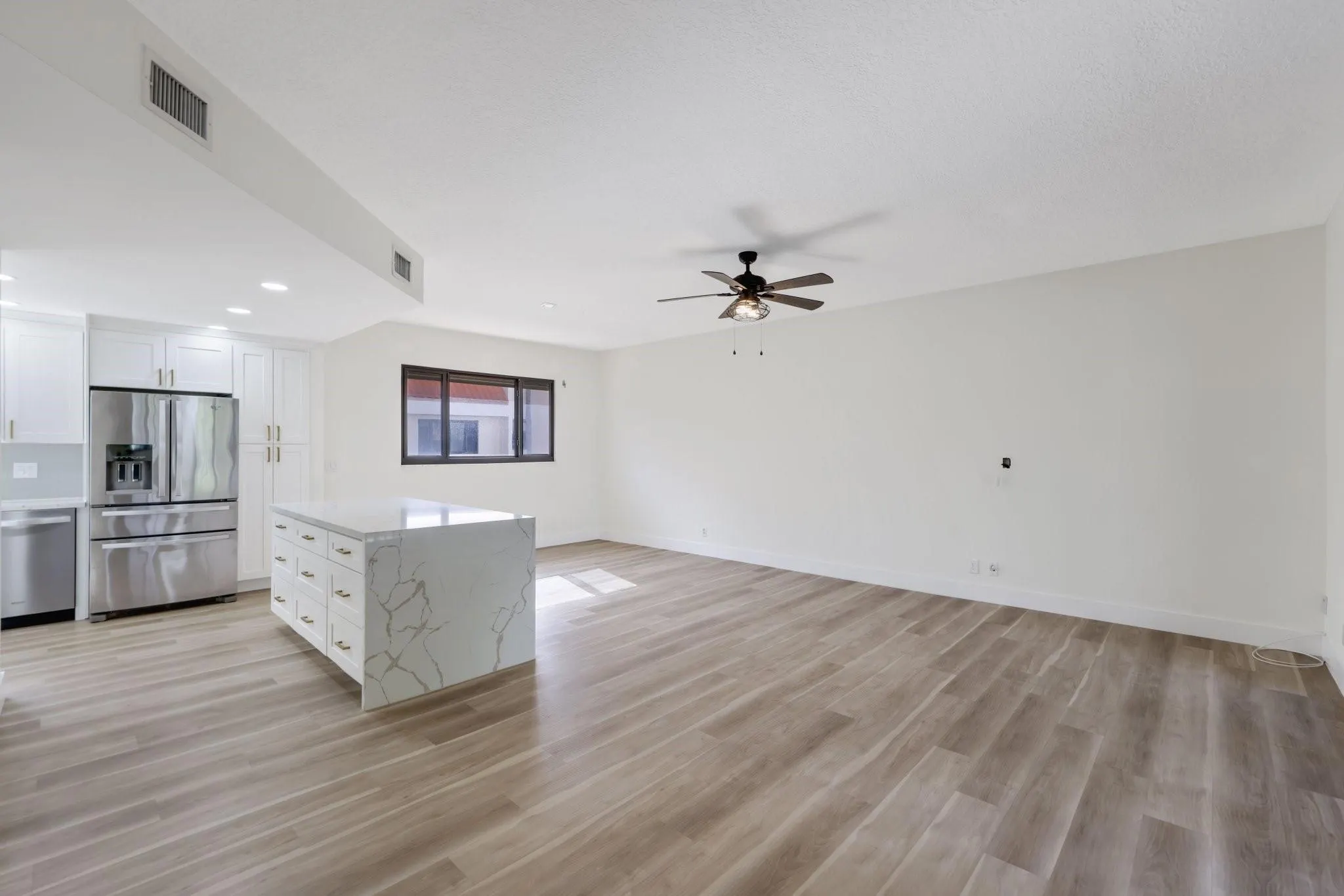 1401 NE 9 ST, #23