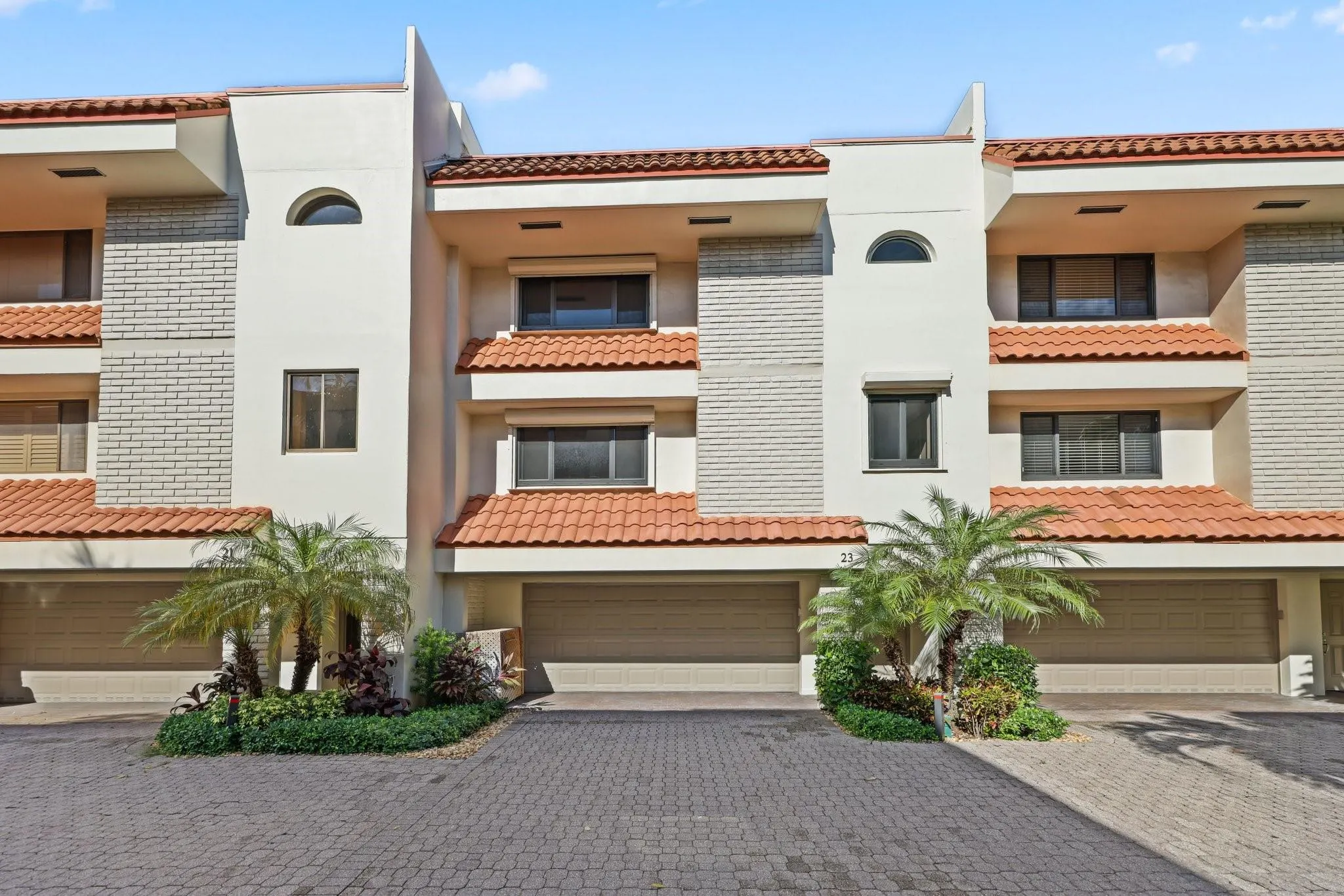 1401 NE 9 ST, #23
