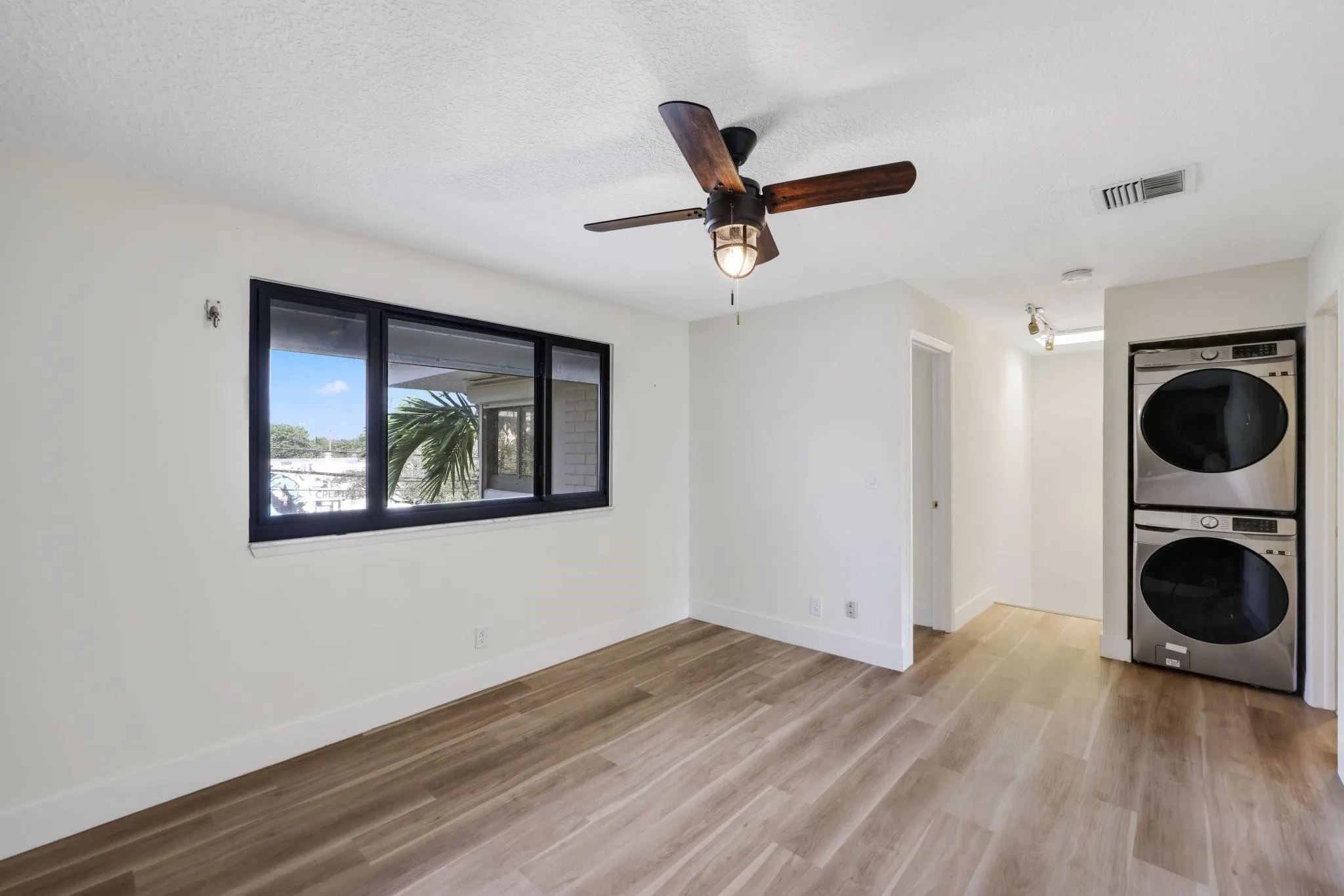 1401 NE 9 ST, #23