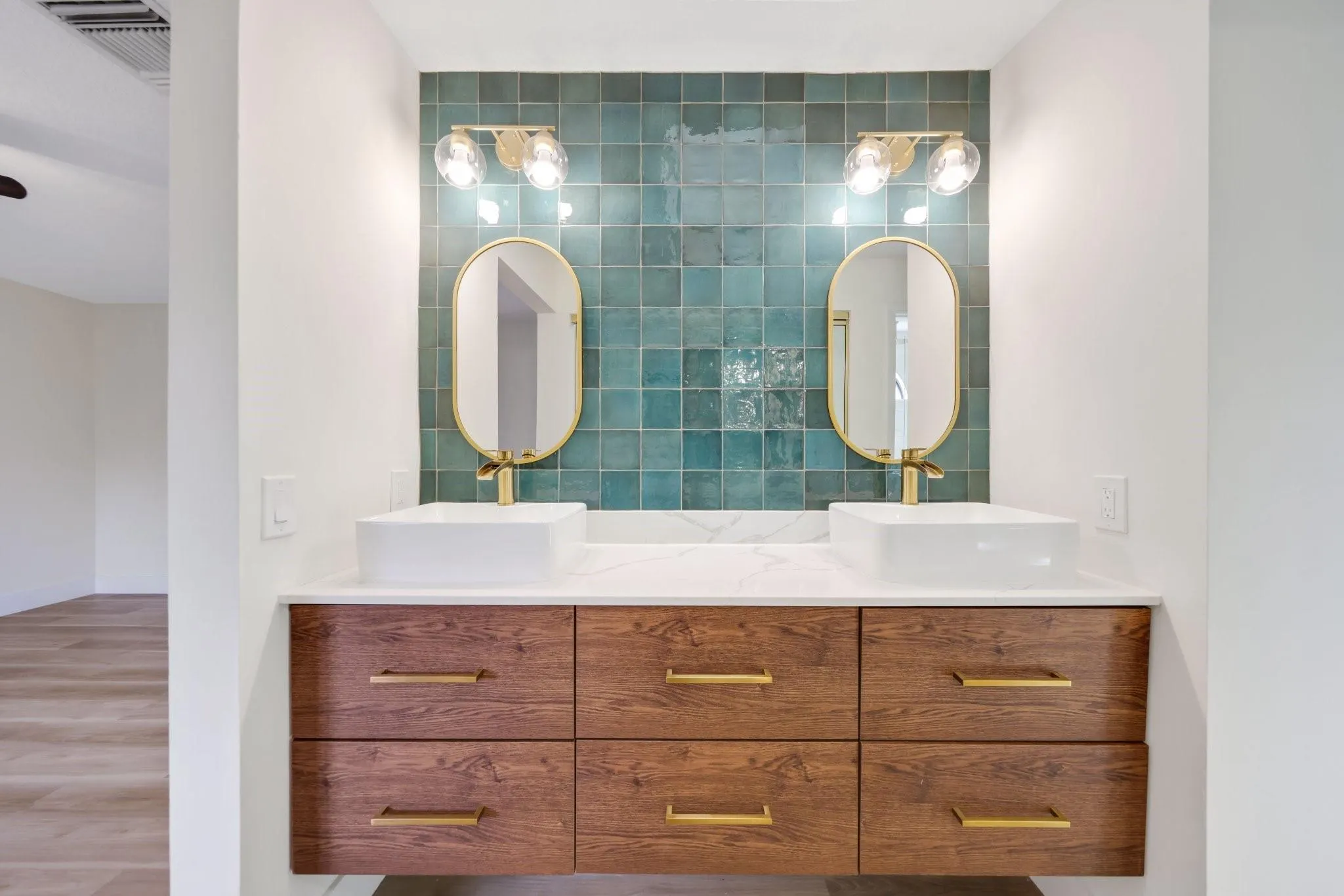 1401 NE 9 ST, #23