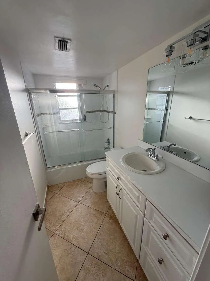 1811 Jefferson St, #810