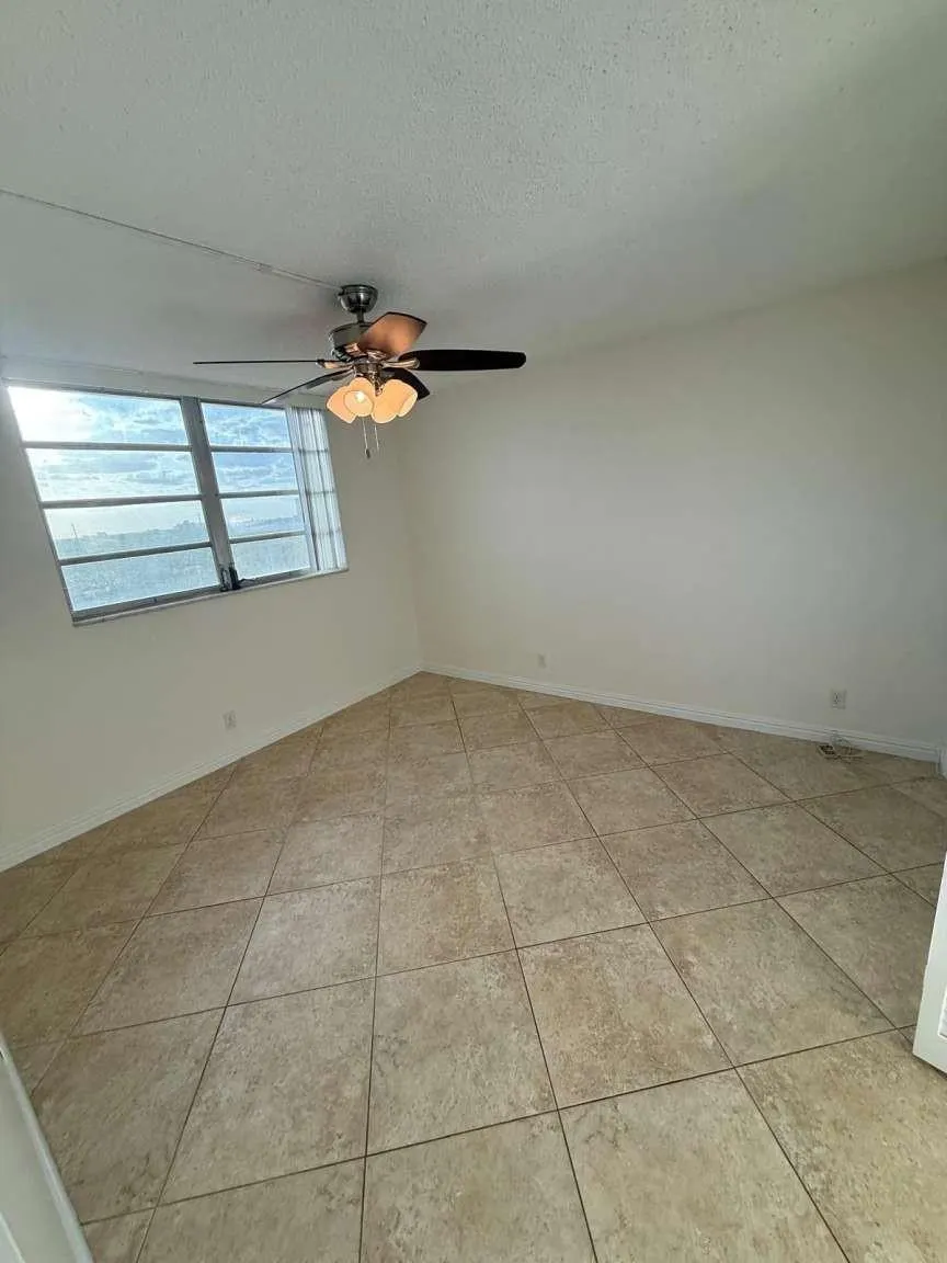 1811 Jefferson St, #810