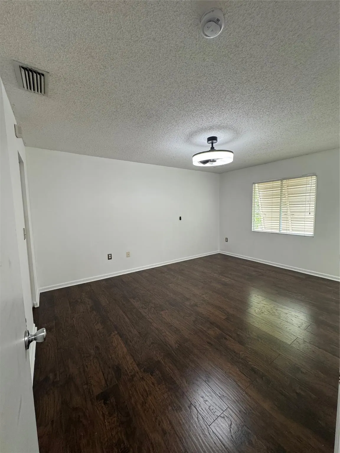 5906 NW 47th Ter