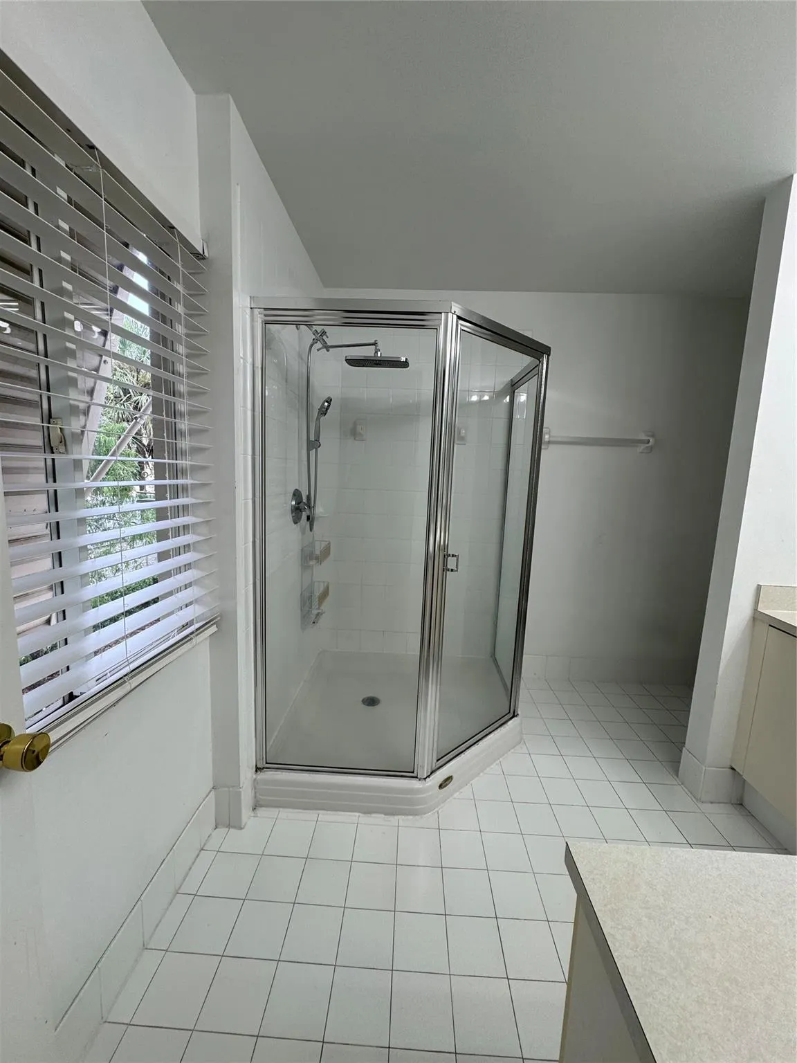 5906 NW 47th Ter