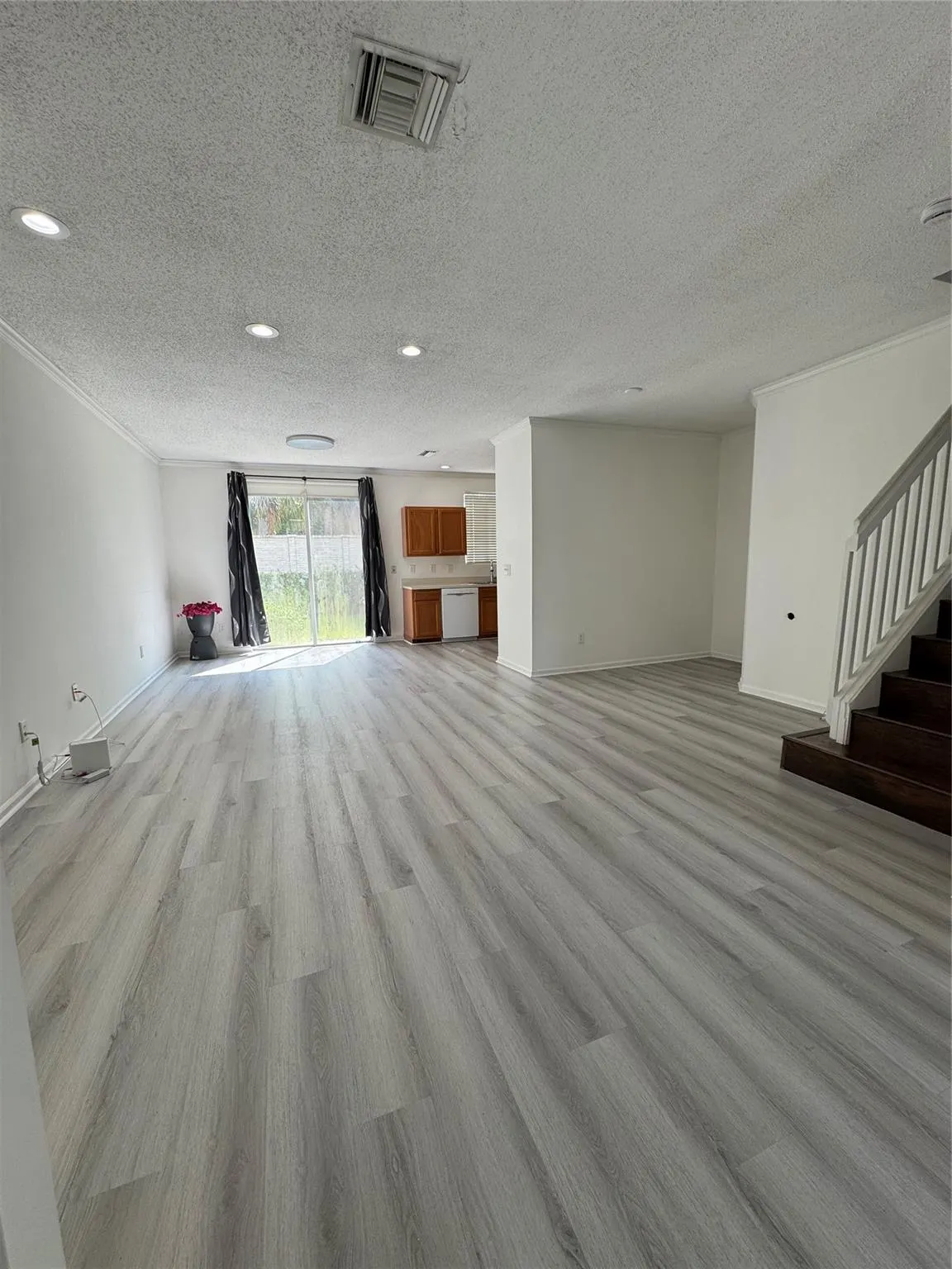 5906 NW 47th Ter