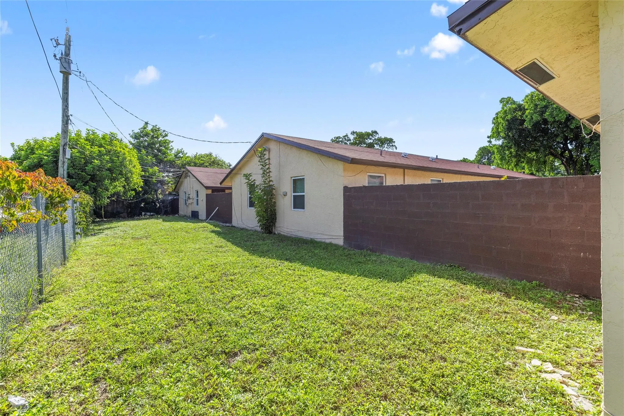 225 NW 12th Ct