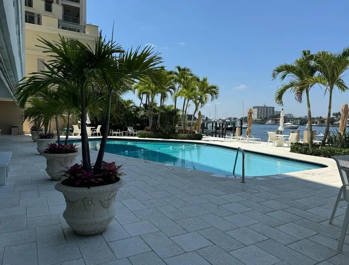 215 N Birch, #8C
