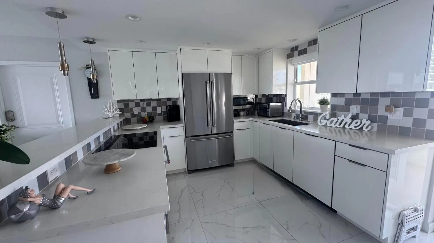 215 N Birch, #8C