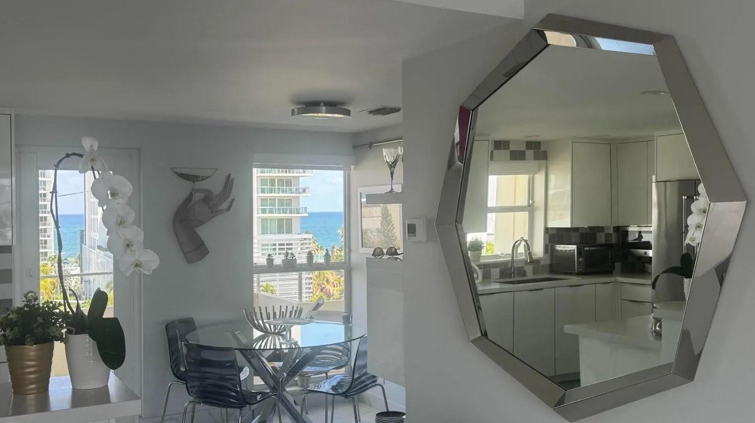 215 N Birch, #8C