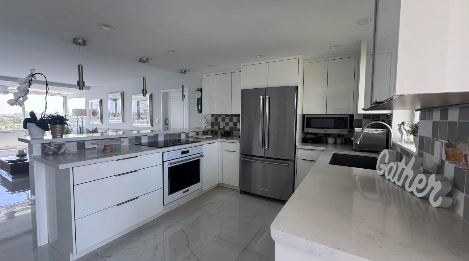 215 N Birch, #8C