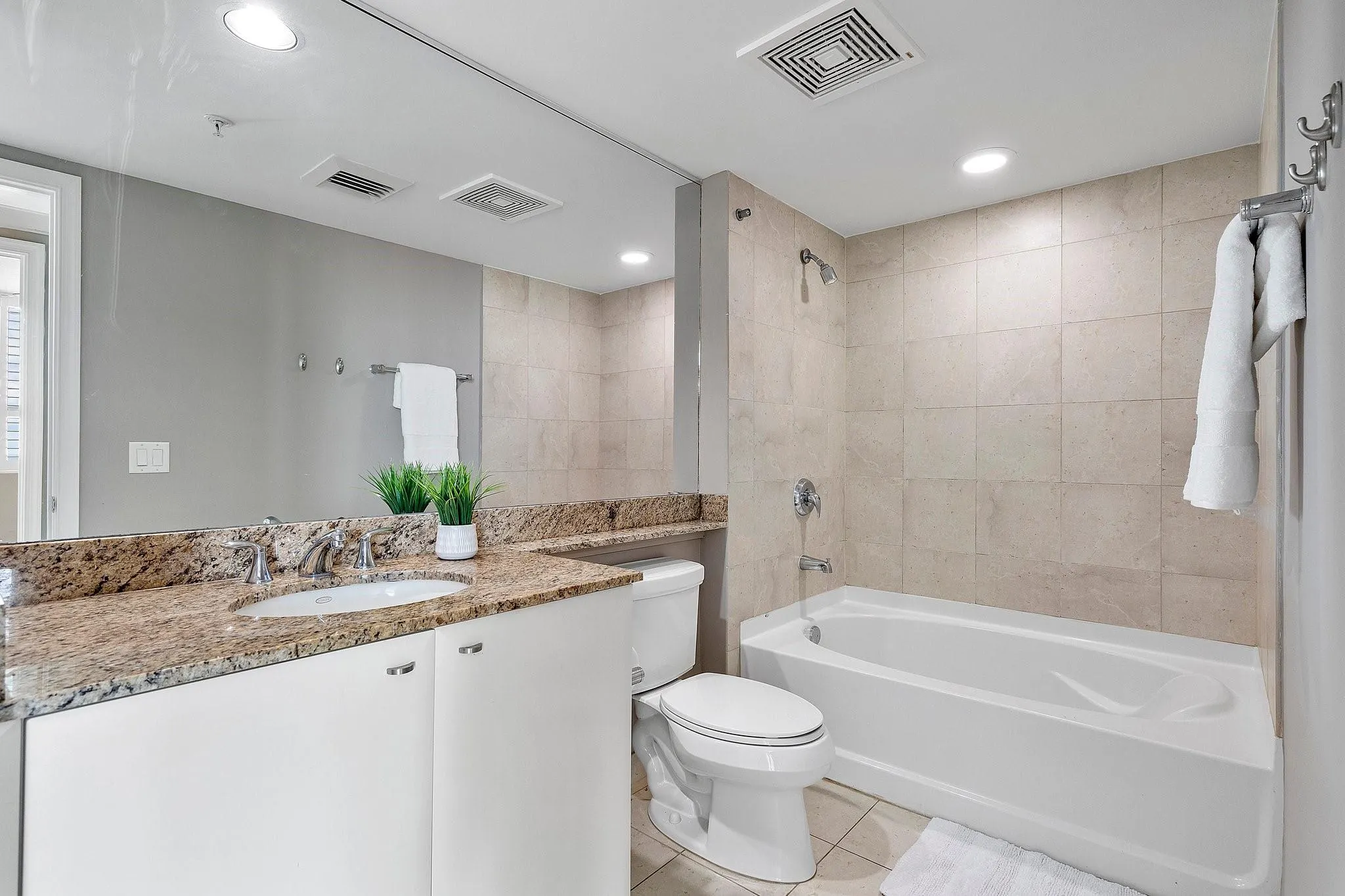 610 W Las Olas Blvd, #1014N