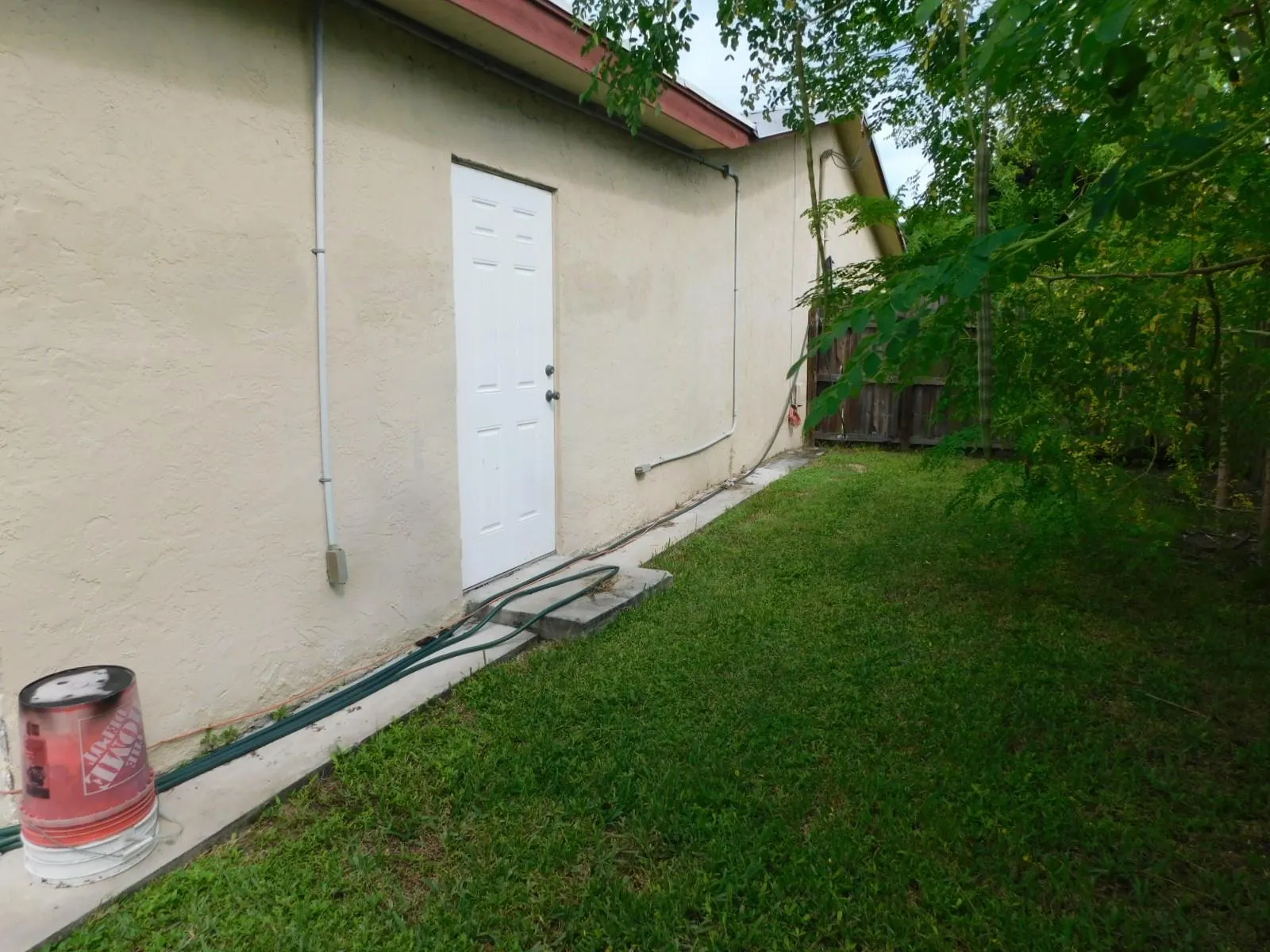 2233 NW 3rd Ave