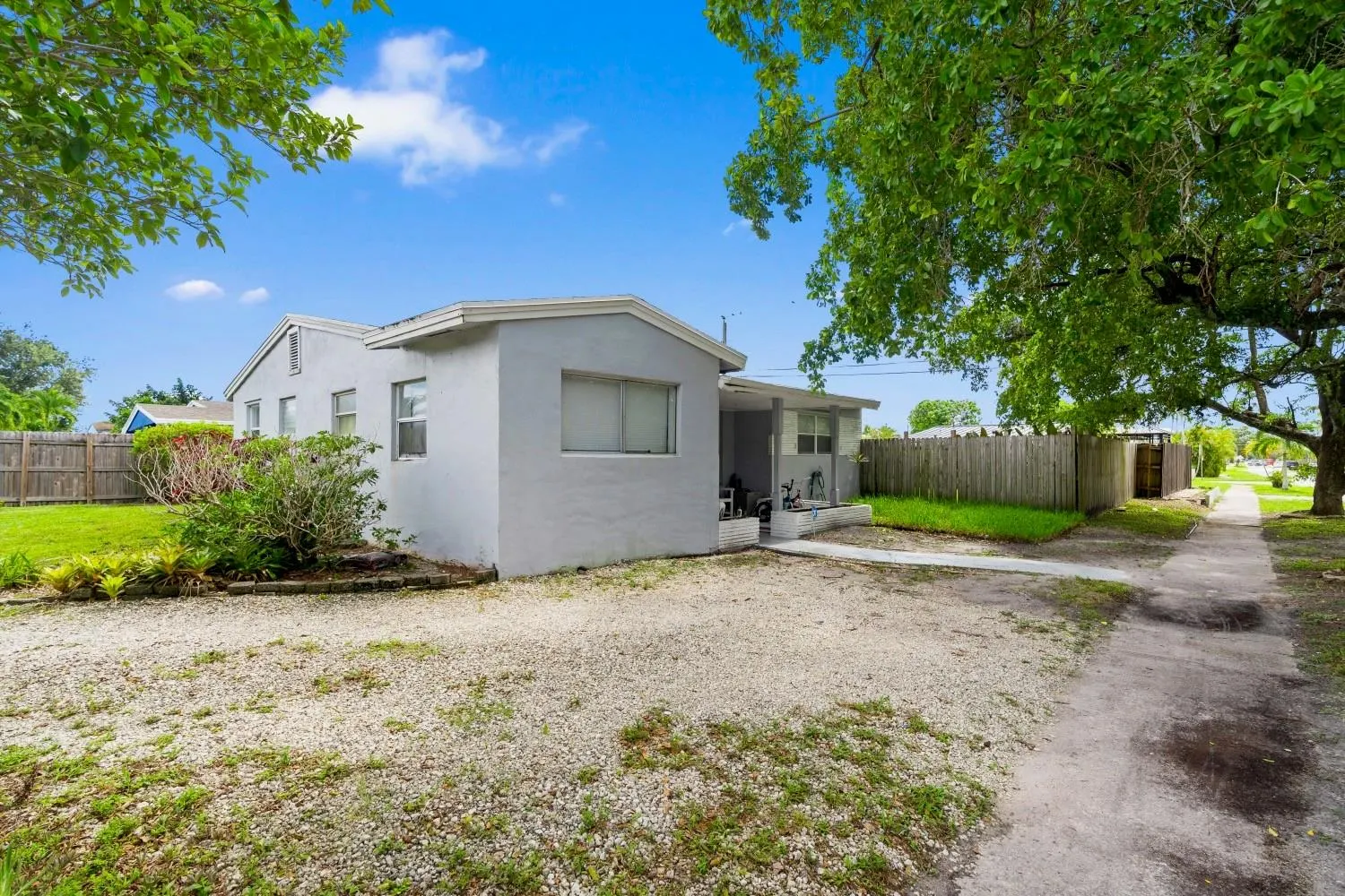 3480 SW 15th St