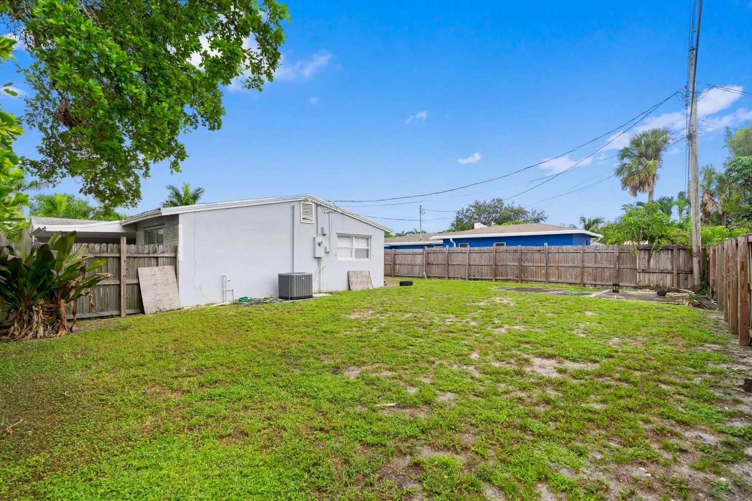 3480 SW 15th St